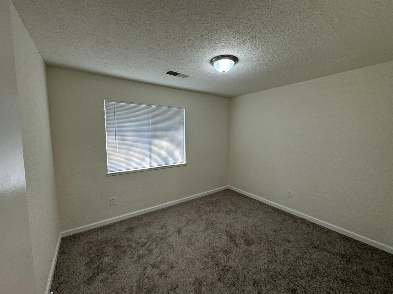 Detail Gallery Image 14 of 18 For 1109 E Orangeburg Ave #15,  Modesto,  CA 95350 - 3 Beds | 2/1 Baths