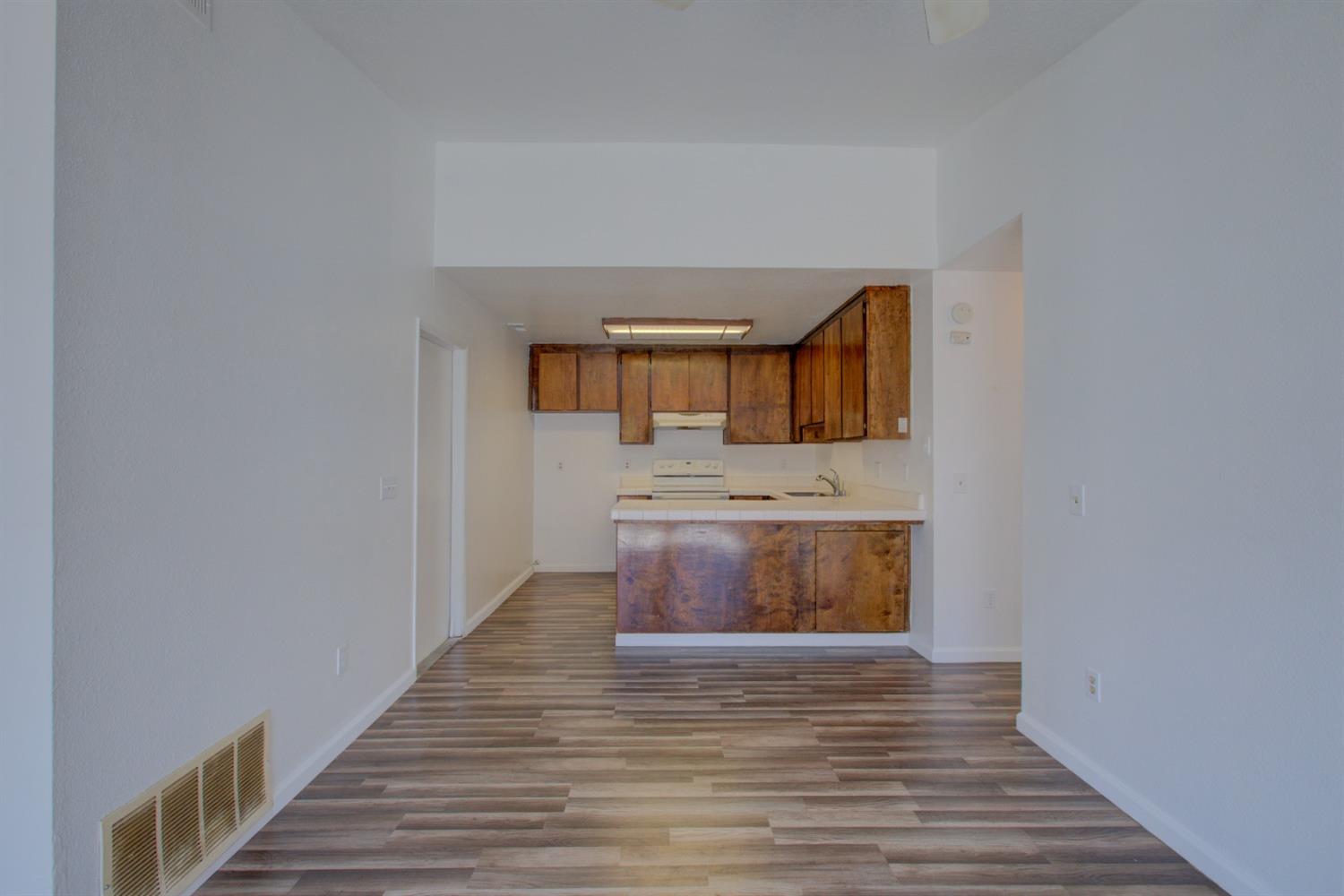 Detail Gallery Image 5 of 38 For 1394 Pajaro Ave #20,  Manteca,  CA 95336 - 2 Beds | 2 Baths