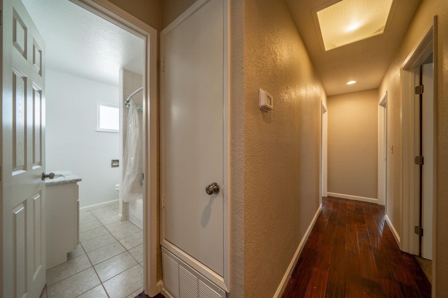 Detail Gallery Image 13 of 38 For 998 Sapphire Way, Manteca,  CA 95336 - 3 Beds | 2 Baths