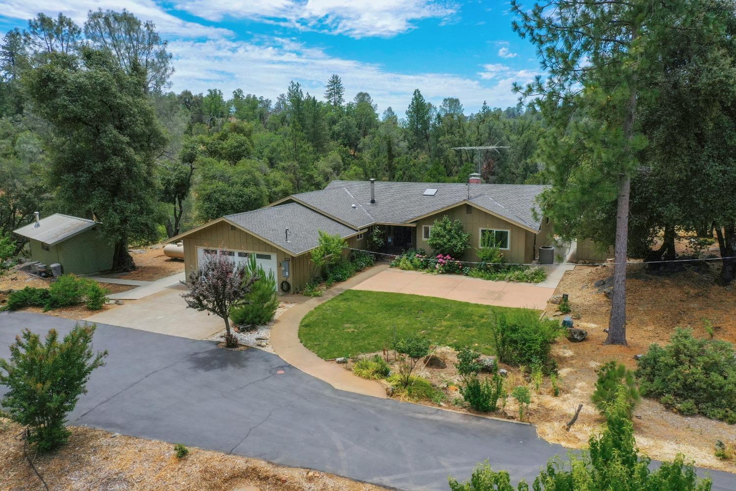 Cherokee Road, Tuolumne, California image 3