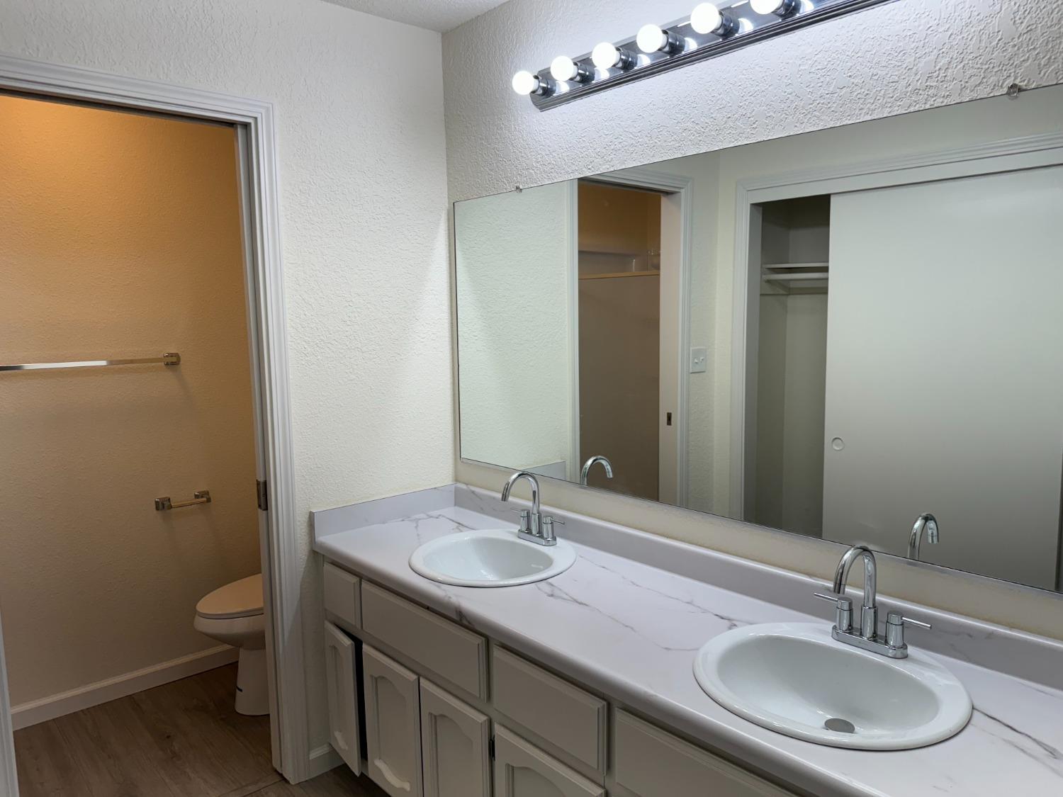 Detail Gallery Image 9 of 18 For 1109 E Orangeburg Ave #15,  Modesto,  CA 95350 - 3 Beds | 2/1 Baths