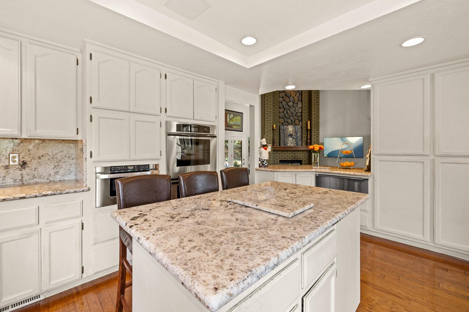 Detail Gallery Image 14 of 37 For 2022 Ahoy Ct, El Dorado Hills,  CA 95762 - 4 Beds | 3/1 Baths