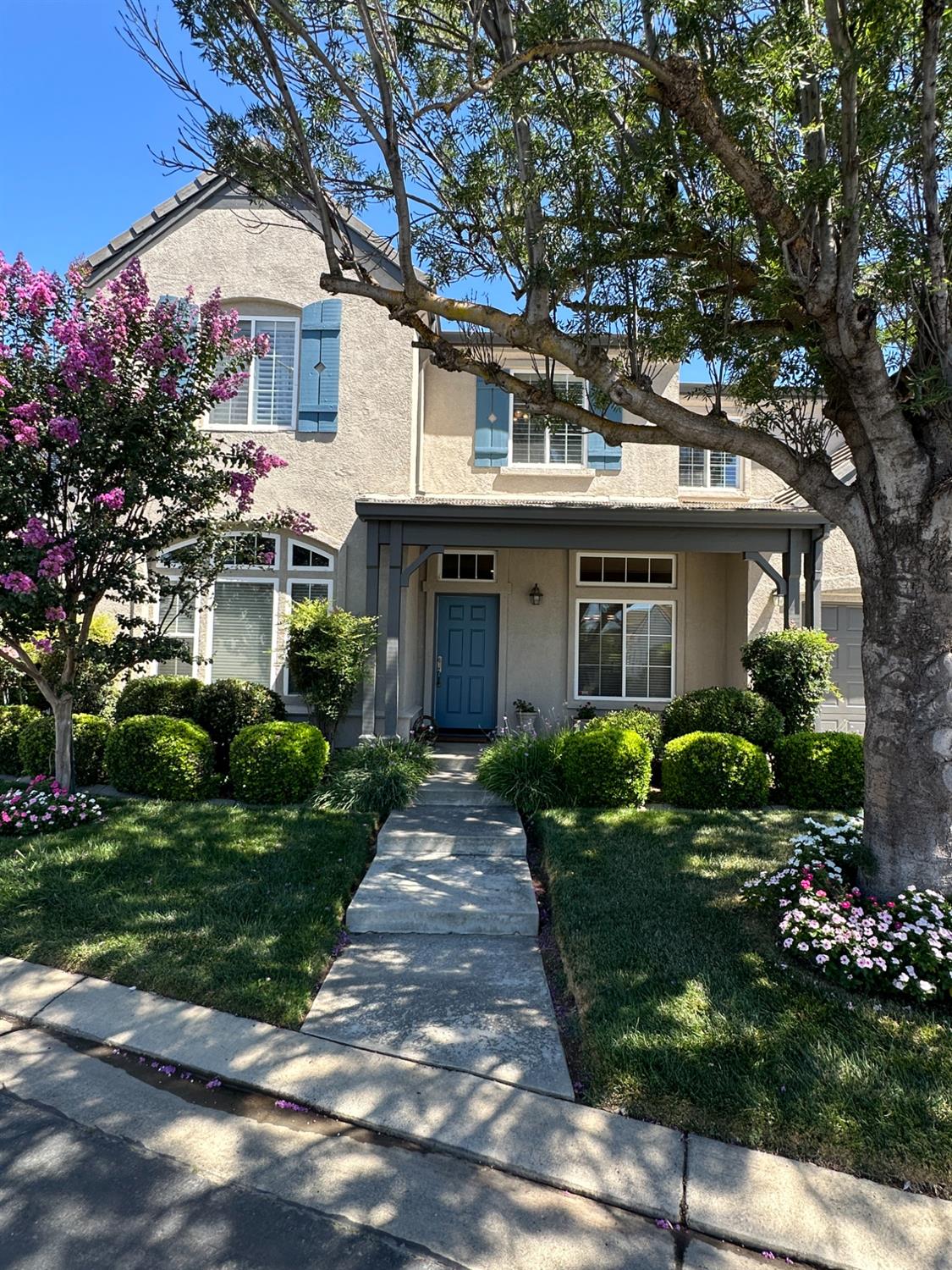 Detail Gallery Image 2 of 34 For 3205 New London Ln, Modesto,  CA 95355 - 4 Beds | 2/1 Baths