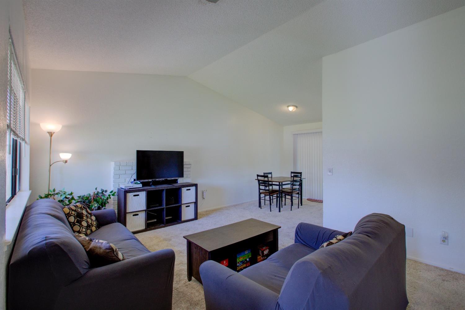 Detail Gallery Image 11 of 30 For 1659 Topeka Dr, Merced,  CA 95348 - 3 Beds | 2 Baths