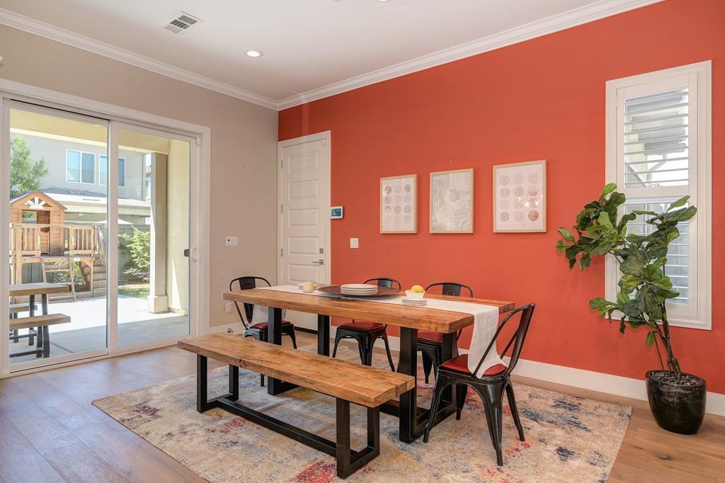 Forney Way, Sacramento, CA, 95816-6555
