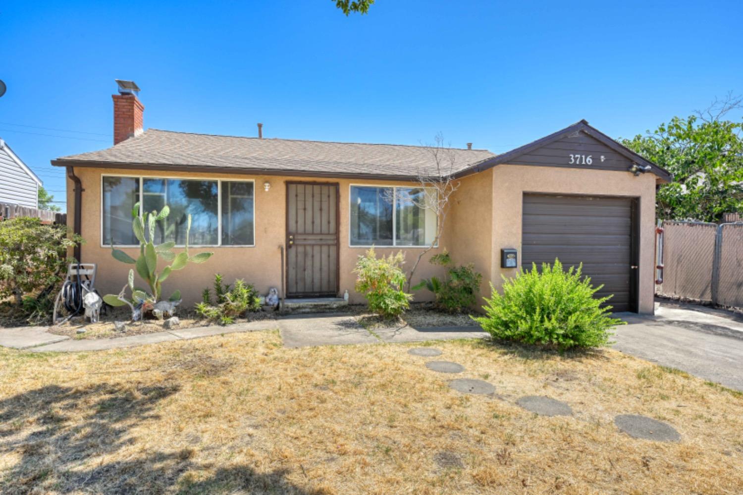 Detail Gallery Image 1 of 1 For 3716 a St, North Highlands,  CA 95660 - 3 Beds | 1 Baths