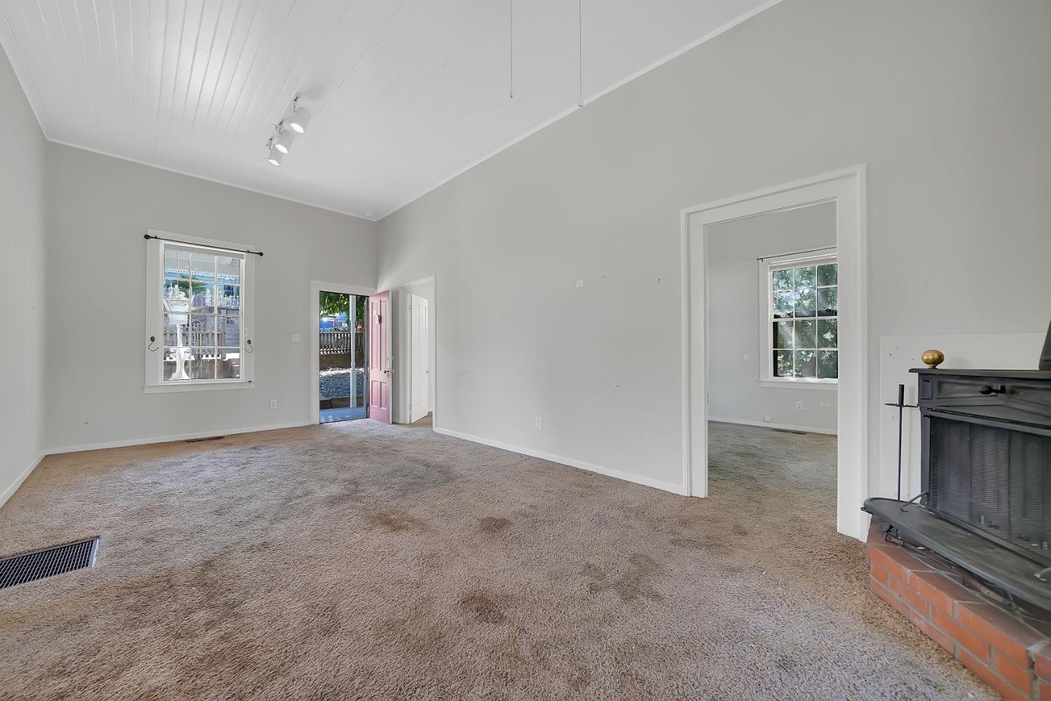 Detail Gallery Image 10 of 53 For 143 Badger St, Sutter Creek,  CA 95685 - 2 Beds | 2 Baths