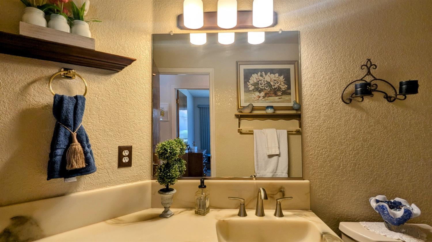 Detail Gallery Image 45 of 61 For 2174 Lady Clare Walk, Manteca,  CA 95336 - 3 Beds | 2 Baths