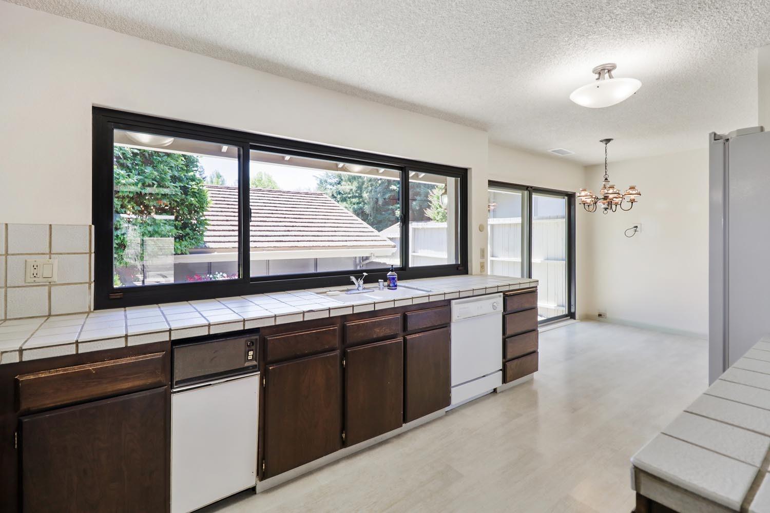 Detail Gallery Image 16 of 51 For 2313 American River Dr, Sacramento,  CA 95825 - 2 Beds | 2 Baths