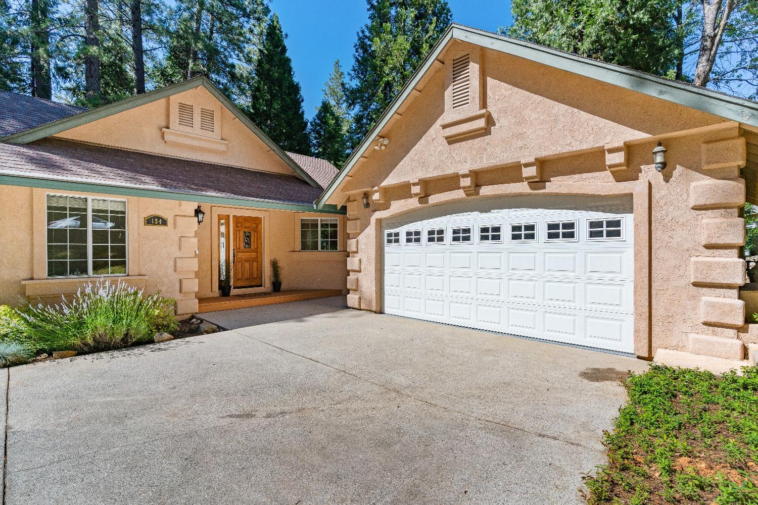 Detail Gallery Image 3 of 64 For 134 Buckingham Ct, Grass Valley,  CA 95949 - 3 Beds | 2 Baths