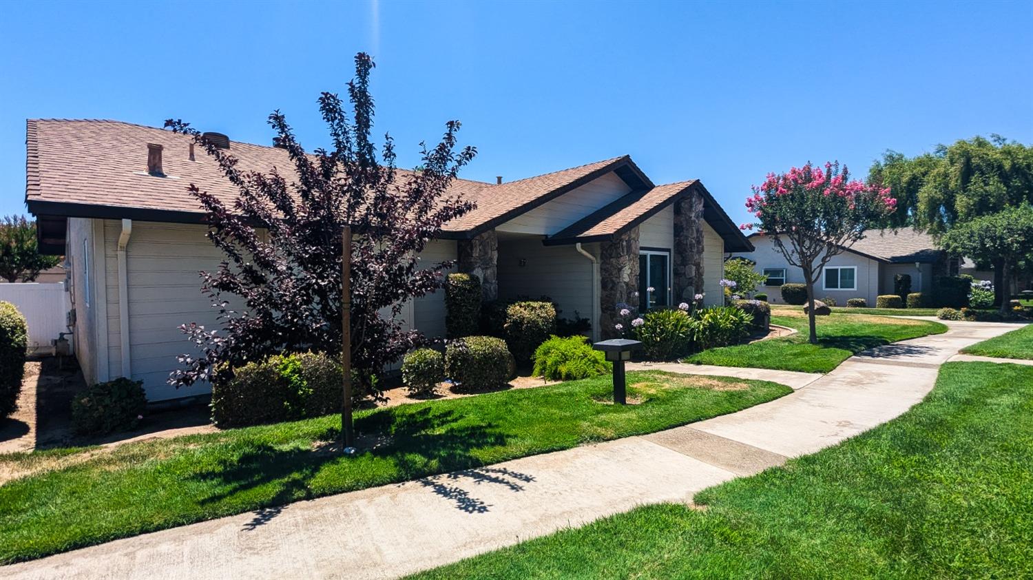 Detail Gallery Image 1 of 61 For 2174 Lady Clare Walk, Manteca,  CA 95336 - 3 Beds | 2 Baths