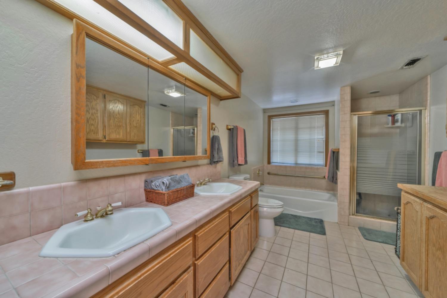 Detail Gallery Image 16 of 32 For 1306 Village Ln, Placerville,  CA 95667 - 4 Beds | 3/1 Baths