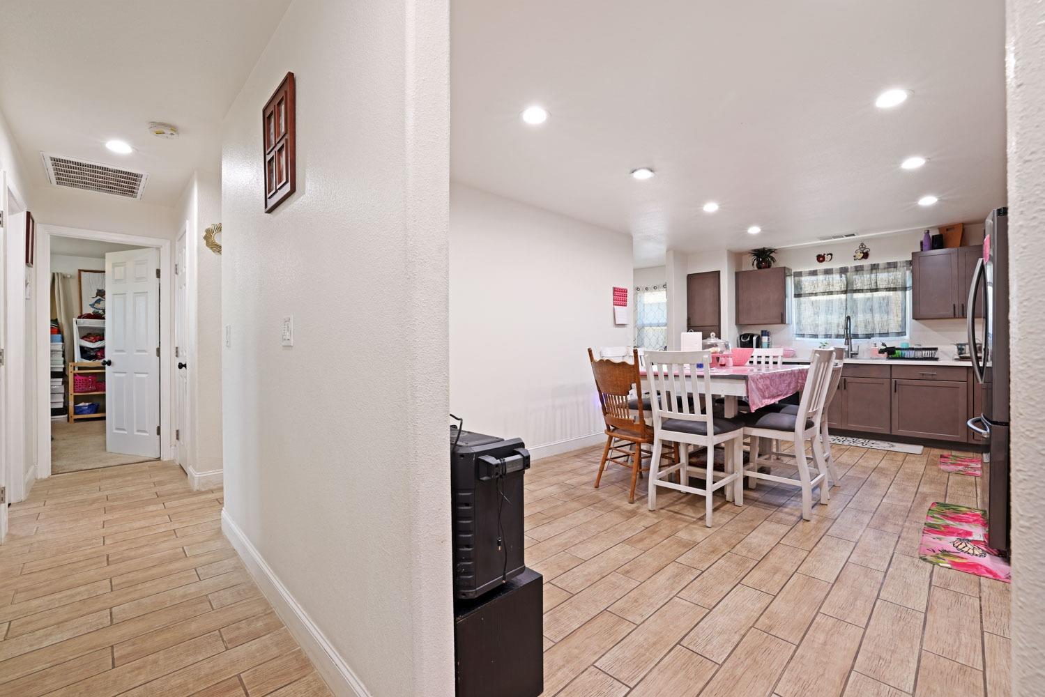 Detail Gallery Image 14 of 48 For 122 Santa Fe Ave, Empire,  CA 95319 - 3 Beds | 2 Baths