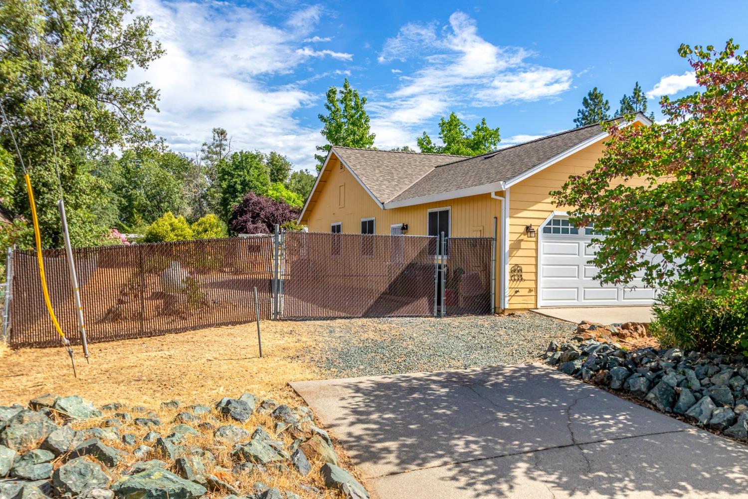 Detail Gallery Image 6 of 37 For 16522 Tony Ct, Grass Valley,  CA 95949 - 3 Beds | 2 Baths