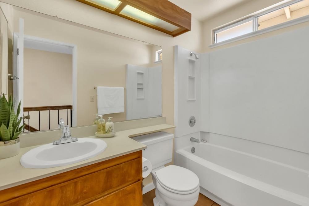 Detail Gallery Image 20 of 42 For 7893 Deer Lake Dr, Sacramento,  CA 95823 - 4 Beds | 2/1 Baths