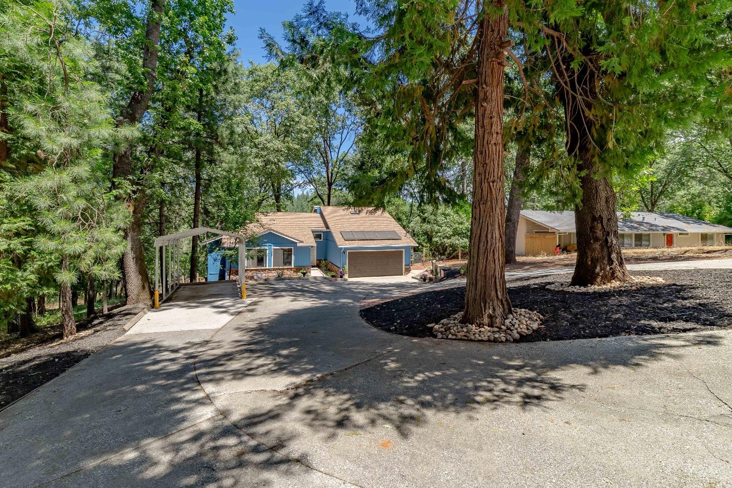 Detail Gallery Image 3 of 31 For 11594 Francis Dr, Grass Valley,  CA 95949 - 3 Beds | 2 Baths