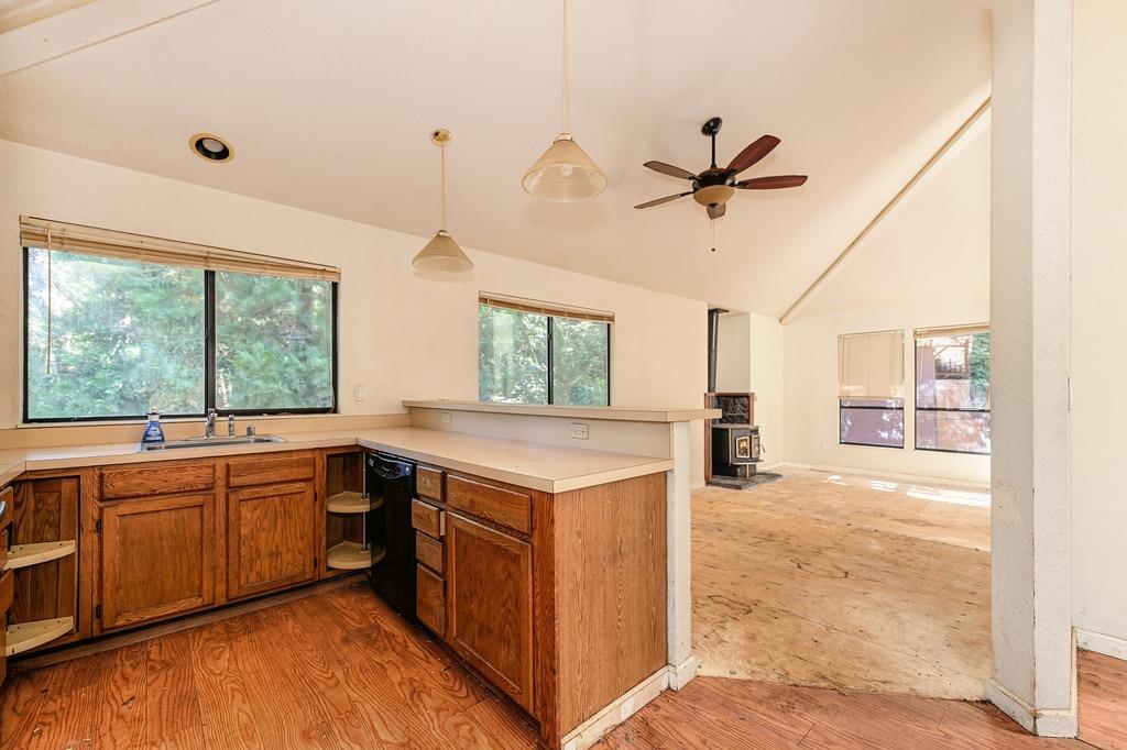 Detail Gallery Image 17 of 32 For 10450 Alta Sierra Dr, Grass Valley,  CA 95949 - 3 Beds | 2 Baths