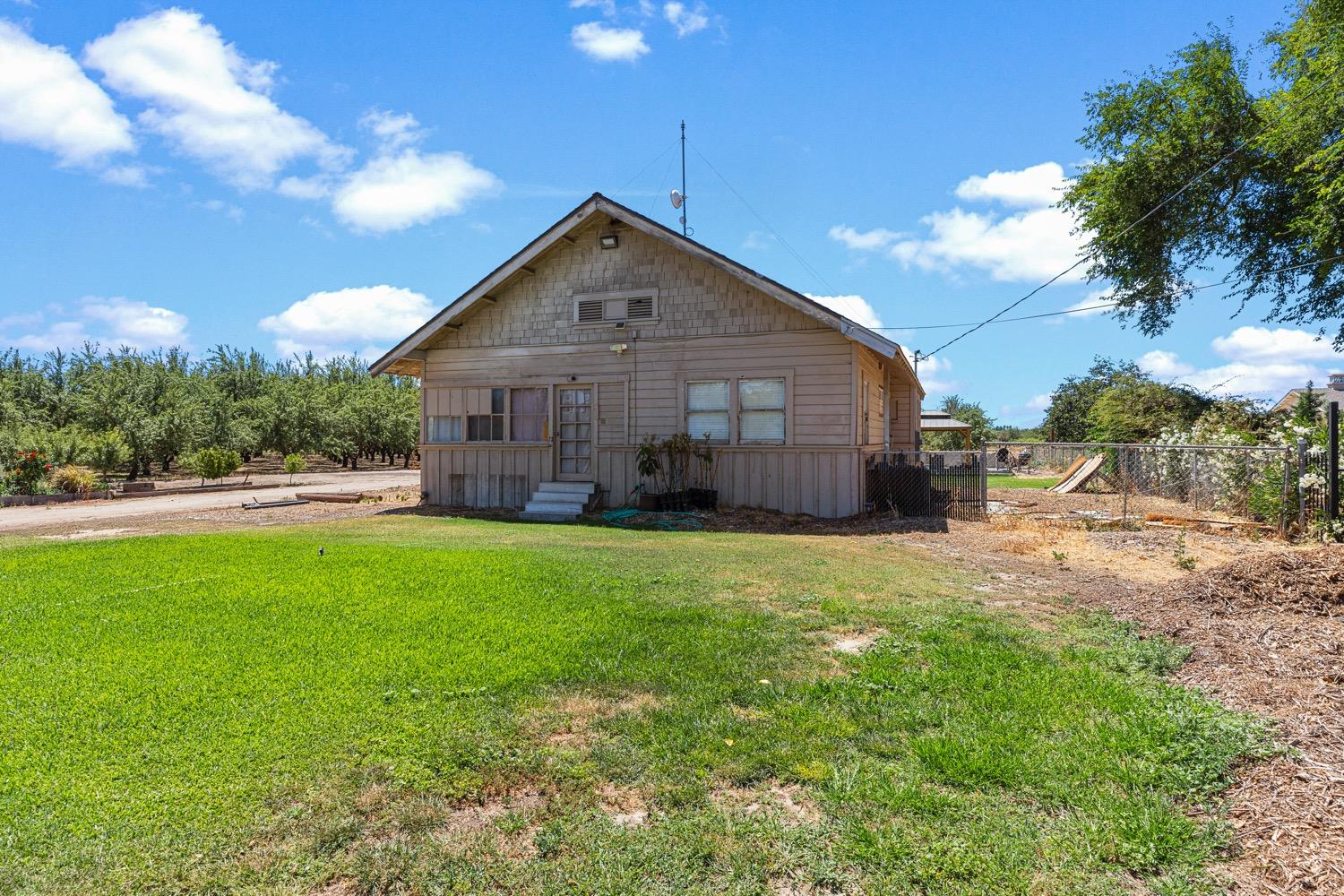 Detail Gallery Image 9 of 18 For 3724 Lockwood Rd, Ceres,  CA 95307 - 3 Beds | 1 Baths