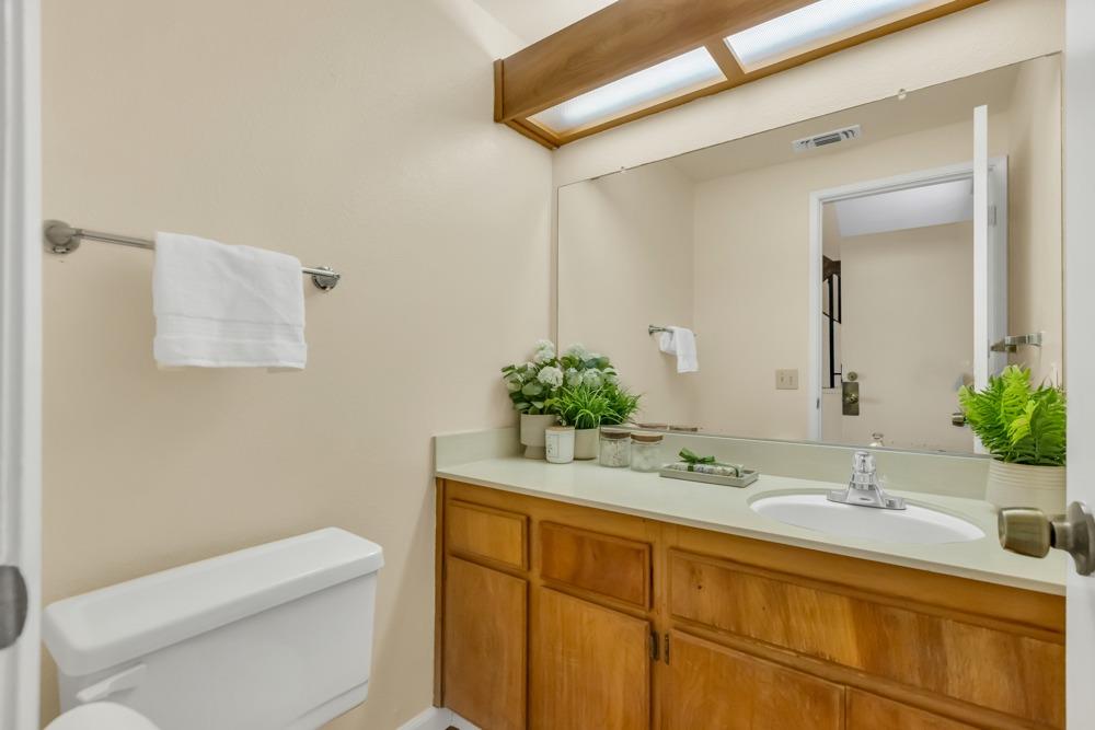 Detail Gallery Image 16 of 42 For 7893 Deer Lake Dr, Sacramento,  CA 95823 - 4 Beds | 2/1 Baths