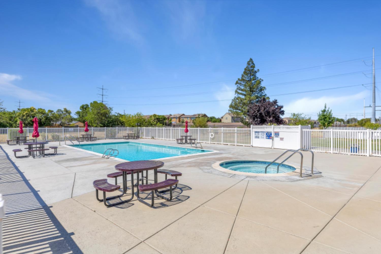 Detail Gallery Image 39 of 43 For 2 Bentley Ave, Sacramento,  CA 95823 - 3 Beds | 2 Baths