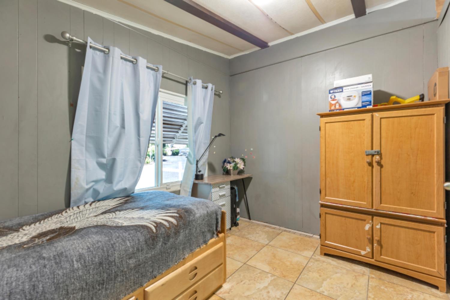 Detail Gallery Image 16 of 43 For 2 Bentley Ave, Sacramento,  CA 95823 - 3 Beds | 2 Baths