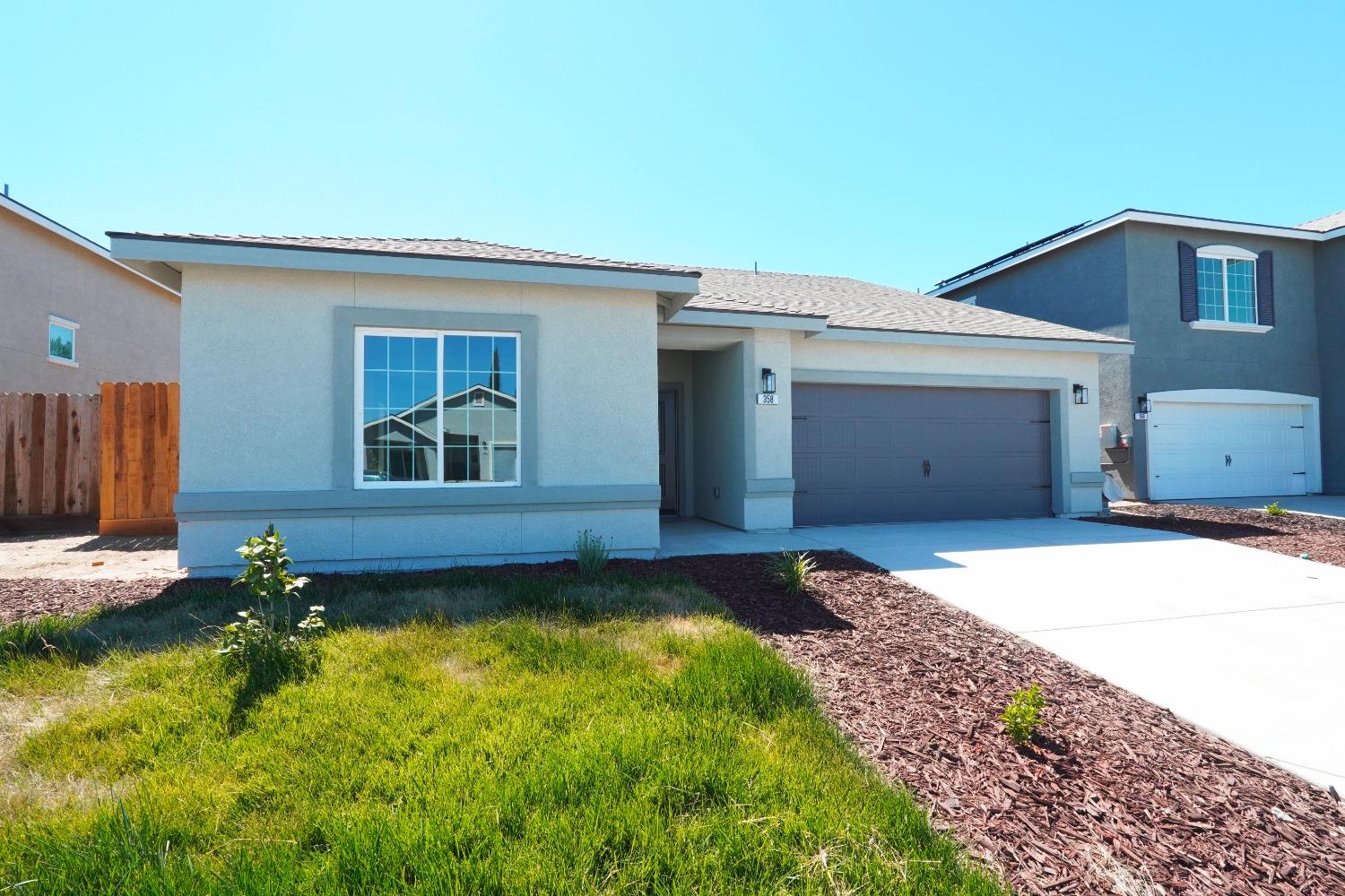 Detail Gallery Image 1 of 1 For 358 Oleander Ct, Chowchilla,  CA 93610 - 4 Beds | 2 Baths