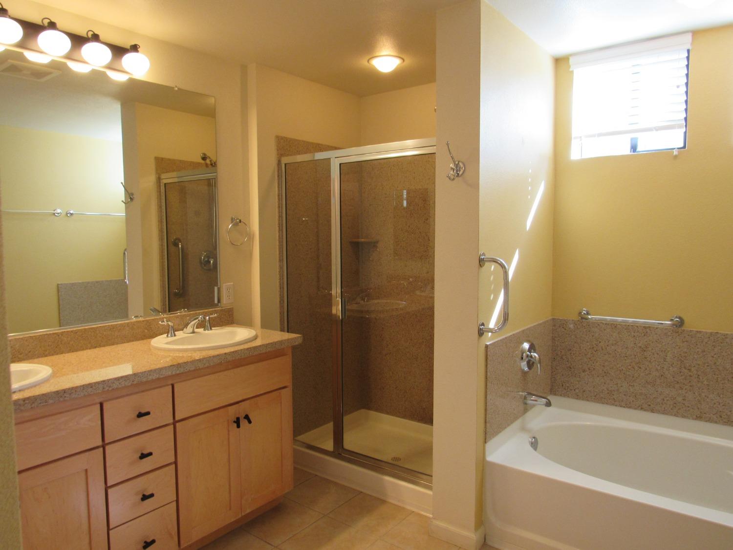 Detail Gallery Image 14 of 23 For 800 N 8th St #106,  San Jose,  CA 95112 - 3 Beds | 2 Baths