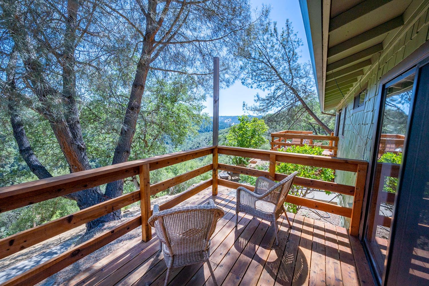 Detail Gallery Image 9 of 52 For 6060 Terra's Path, Placerville,  CA 95667 - 3 Beds | 2 Baths