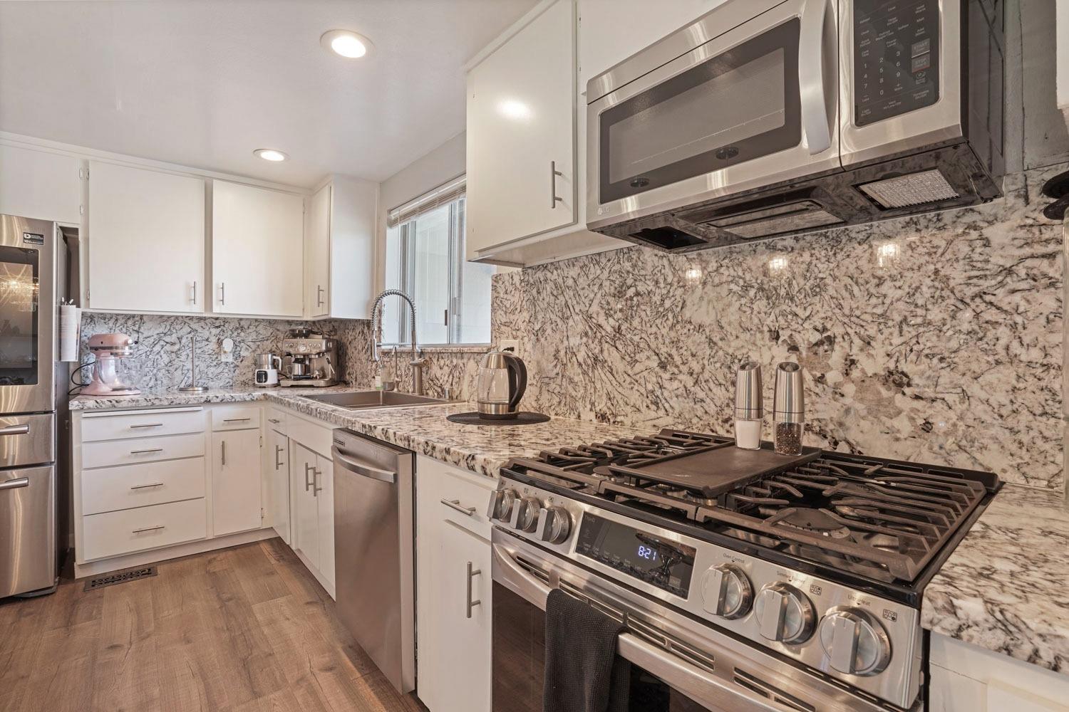 Detail Gallery Image 12 of 49 For 22992 Currier Dr, Tracy,  CA 95304 - 4 Beds | 2/1 Baths