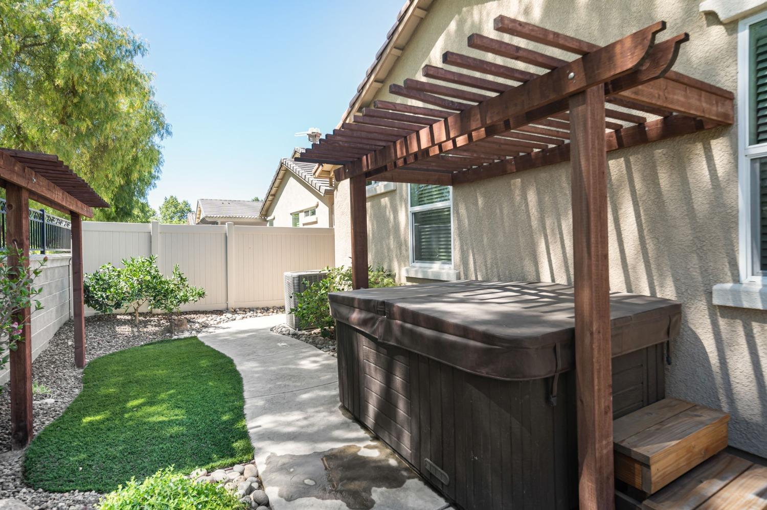 Detail Gallery Image 38 of 52 For 2628 Glen Echo Ln, Manteca,  CA 95336 - 3 Beds | 2 Baths