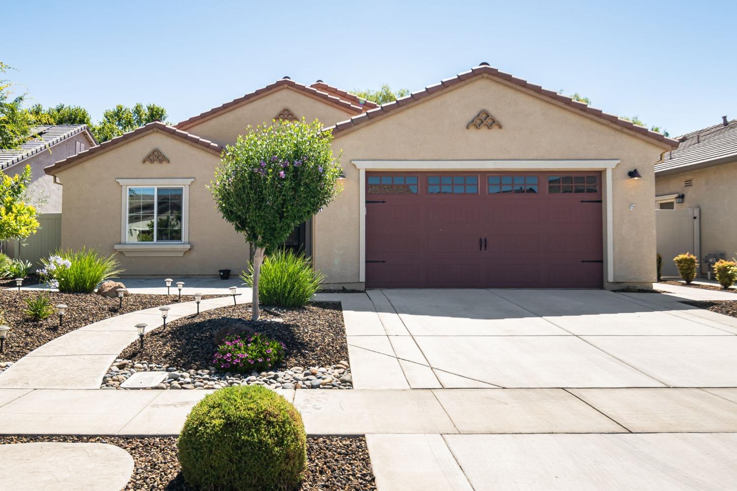 Detail Gallery Image 1 of 52 For 2628 Glen Echo Ln, Manteca,  CA 95336 - 3 Beds | 2 Baths