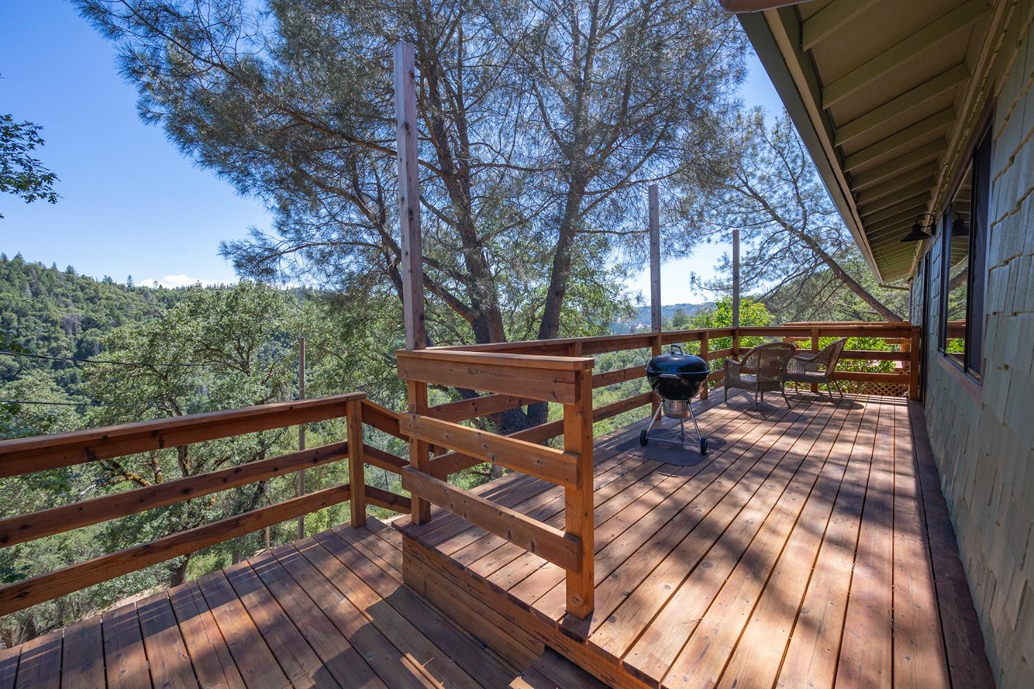 Detail Gallery Image 8 of 52 For 6060 Terra's Path, Placerville,  CA 95667 - 3 Beds | 2 Baths