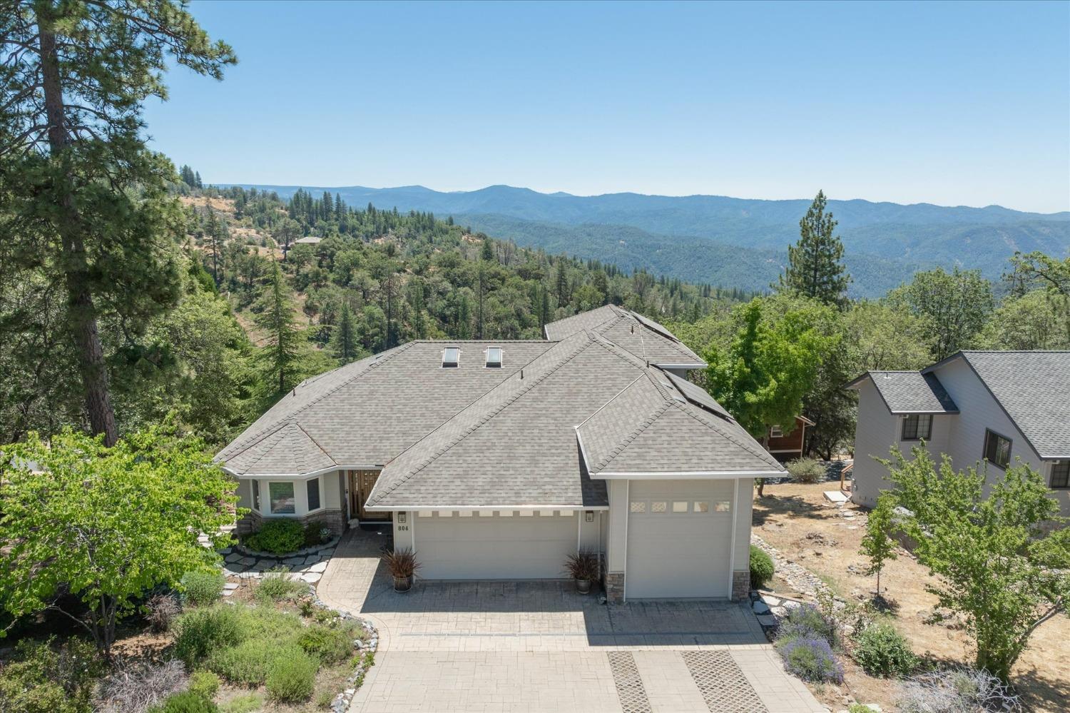 Detail Gallery Image 1 of 38 For 804 Buckthorn, Murphys,  CA 95247 - 3 Beds | 2/1 Baths