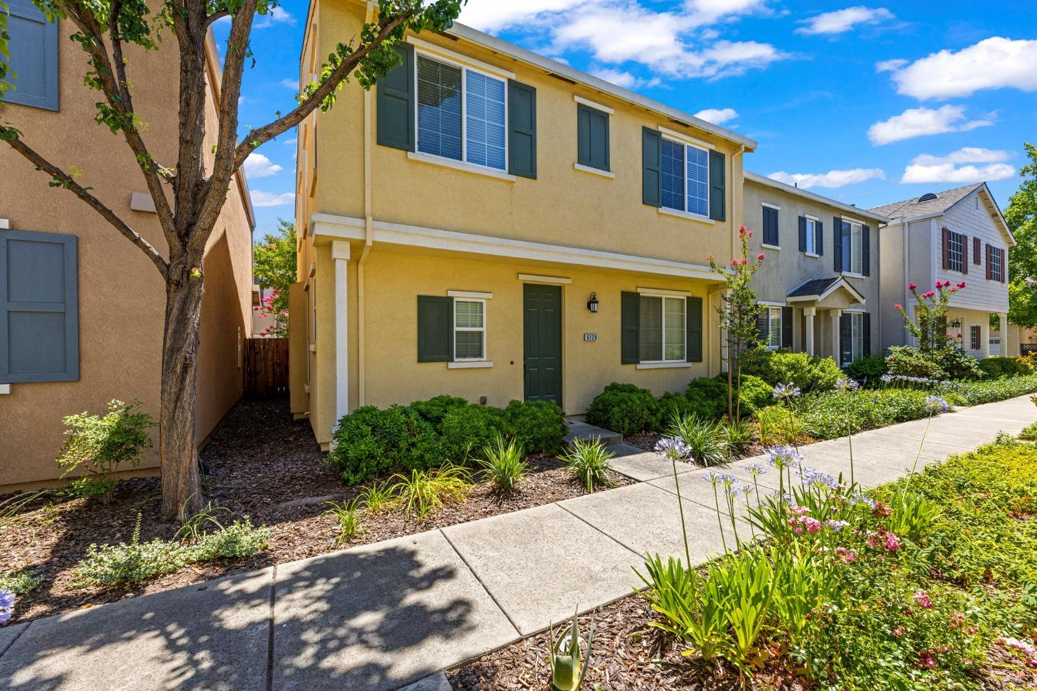 Detail Gallery Image 1 of 1 For 6128 Westport Ln, Citrus Heights,  CA 95621 - 3 Beds | 2/1 Baths