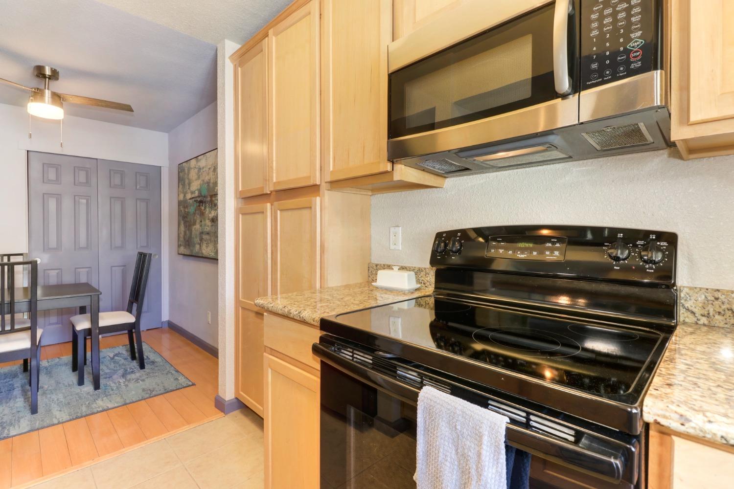 Detail Gallery Image 15 of 40 For 6250 Havenside Dr #2,  Sacramento,  CA 95831 - 2 Beds | 2 Baths