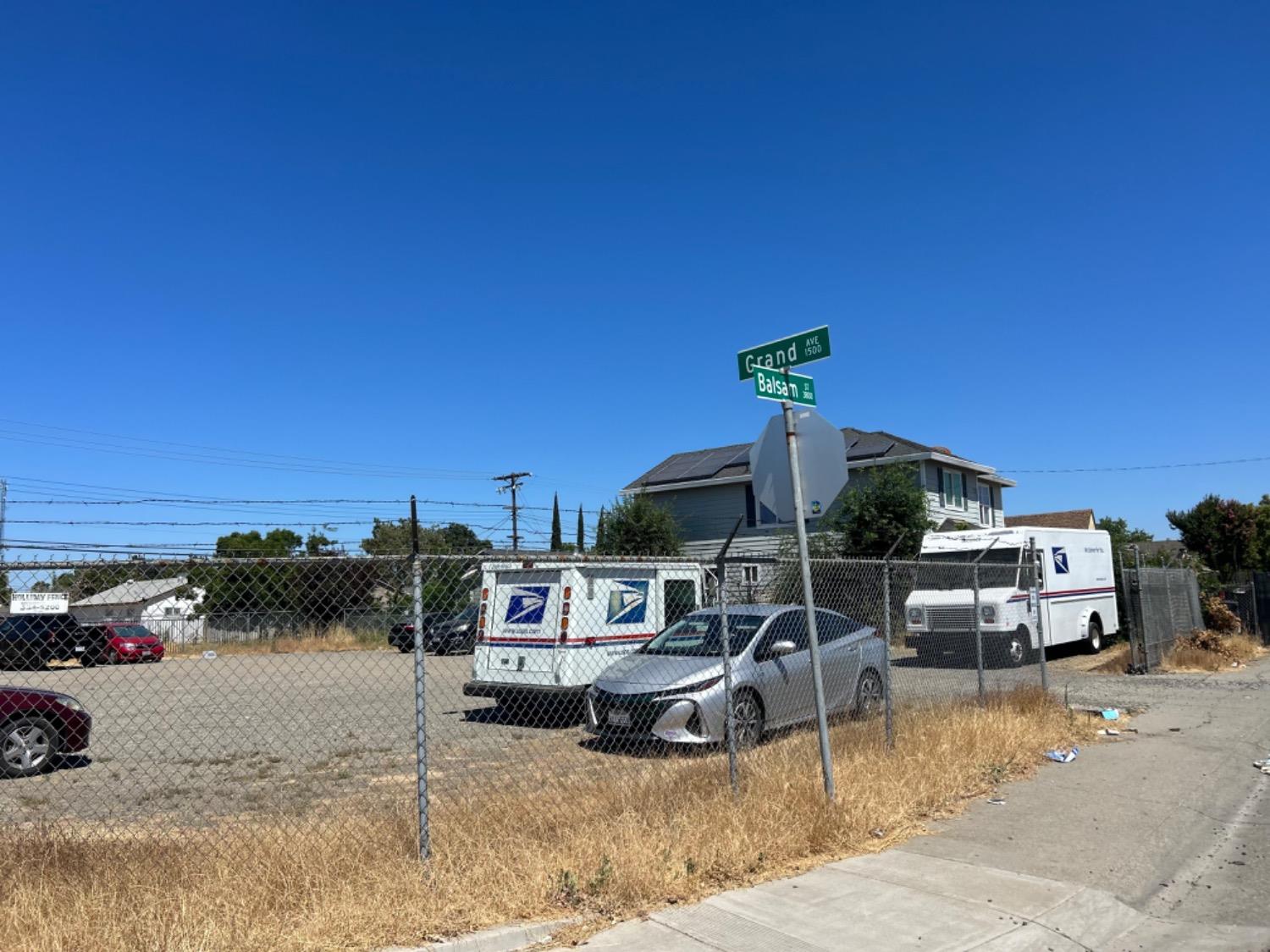 Grand Avenue, Sacramento, California image 7