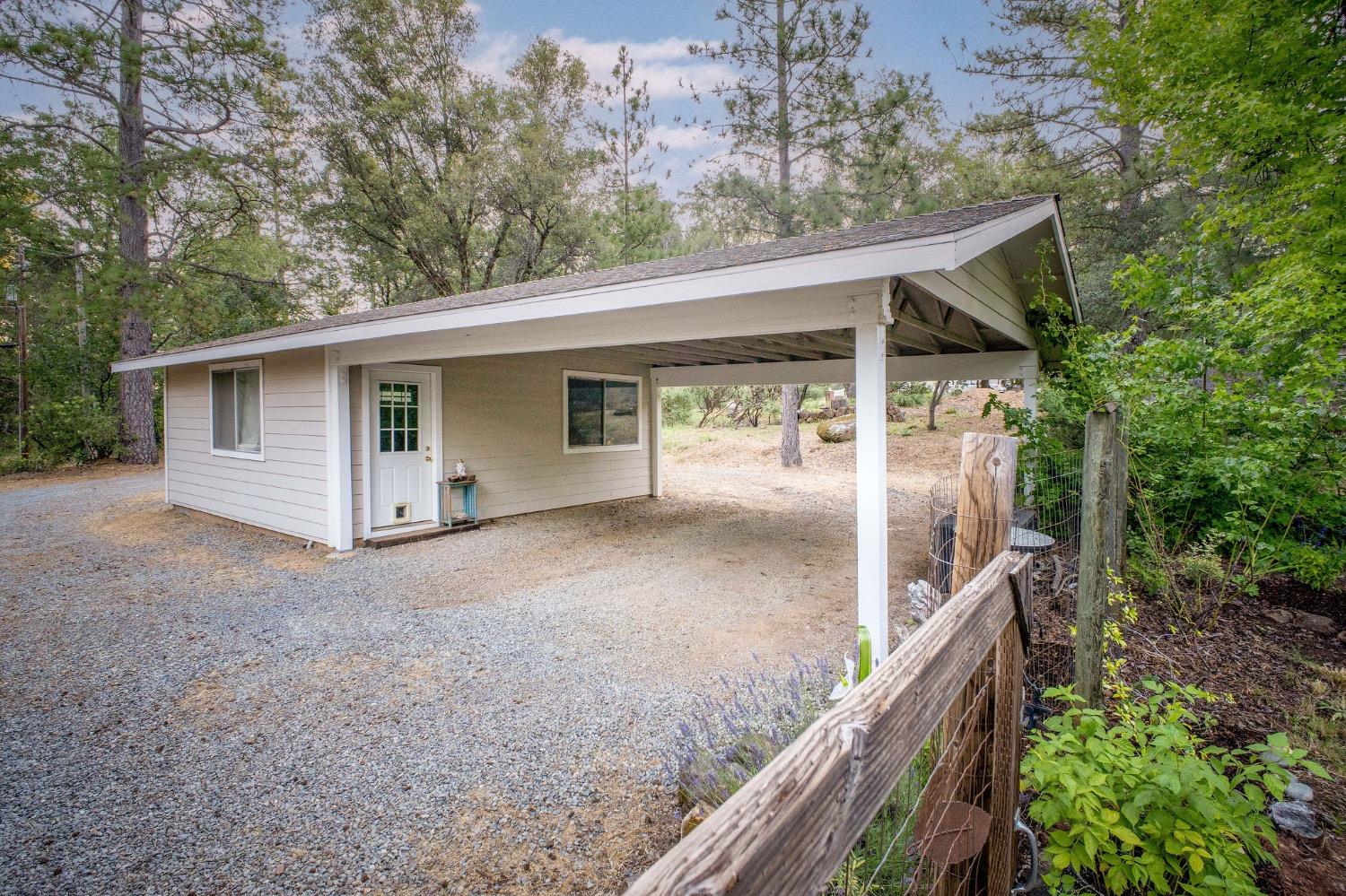 Detail Gallery Image 5 of 87 For 13119 Cement Hill Rd, Nevada City,  CA 95959 - 3 Beds | 3 Baths