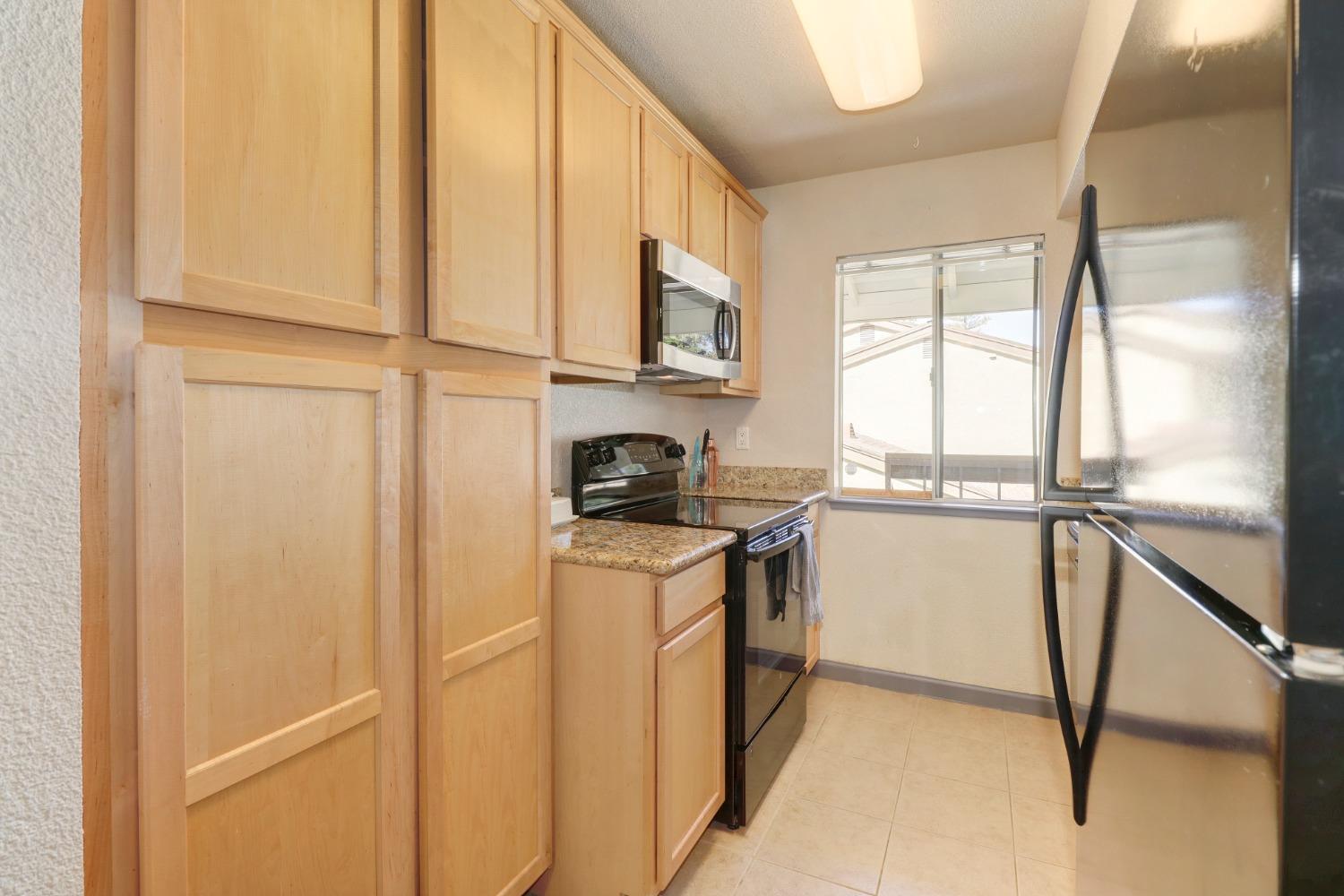 Detail Gallery Image 13 of 40 For 6250 Havenside Dr #2,  Sacramento,  CA 95831 - 2 Beds | 2 Baths