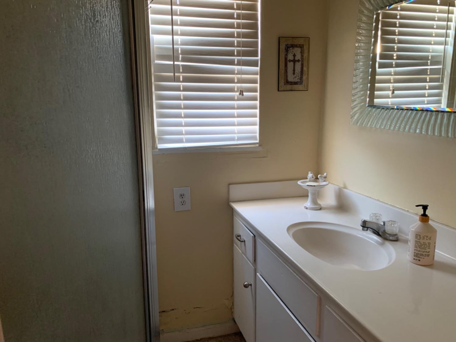 Detail Gallery Image 21 of 28 For 51 6th St, Gustine,  CA 95322 - 3 Beds | 2/1 Baths