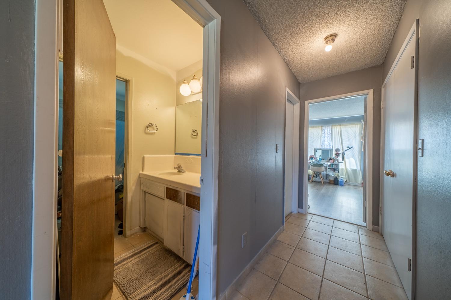 Detail Gallery Image 12 of 37 For 2507 Golf Rd, Turlock,  CA 95380 - 8 Beds | 4/1 Baths