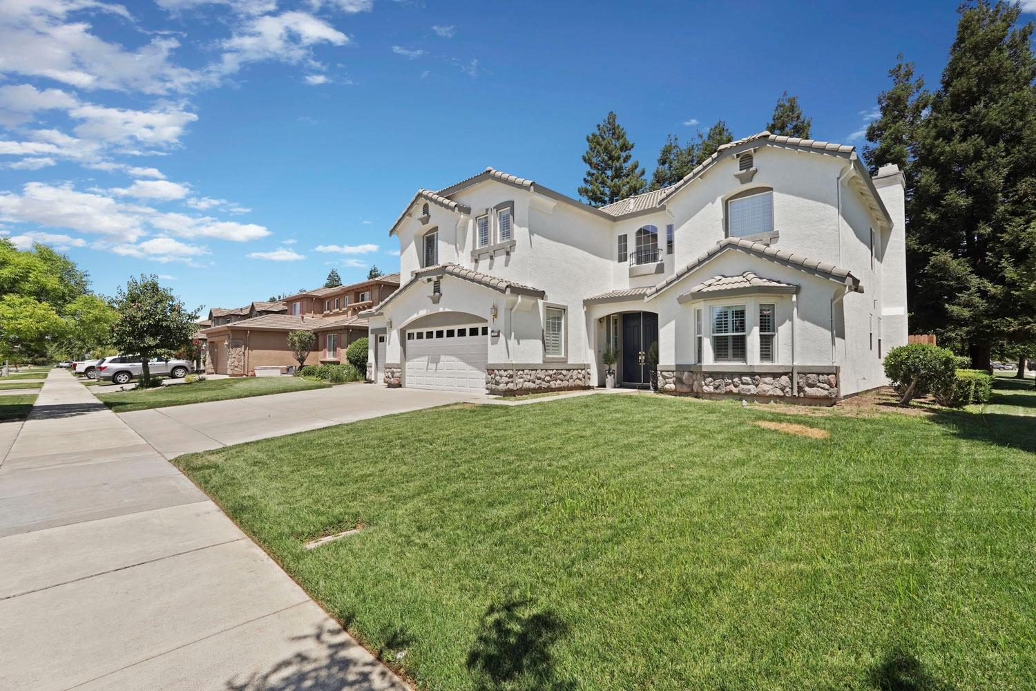 Detail Gallery Image 3 of 53 For 243 John Kamps Way, Ripon,  CA 95366 - 5 Beds | 4 Baths