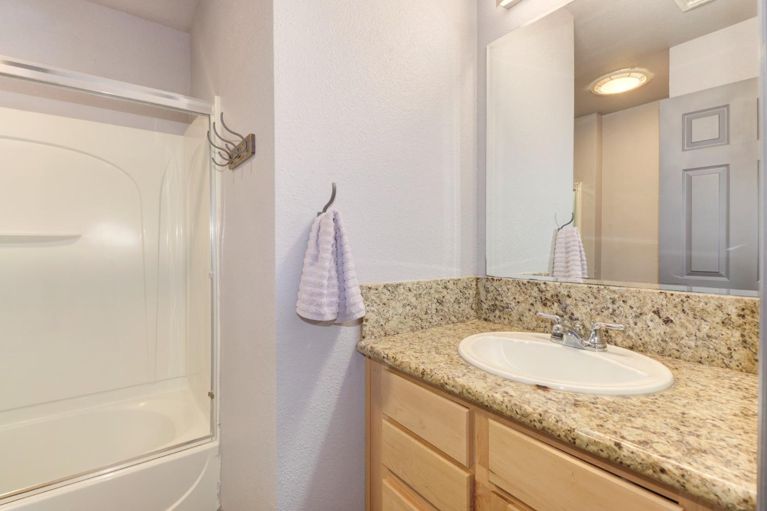 Detail Gallery Image 27 of 40 For 6250 Havenside Dr #2,  Sacramento,  CA 95831 - 2 Beds | 2 Baths