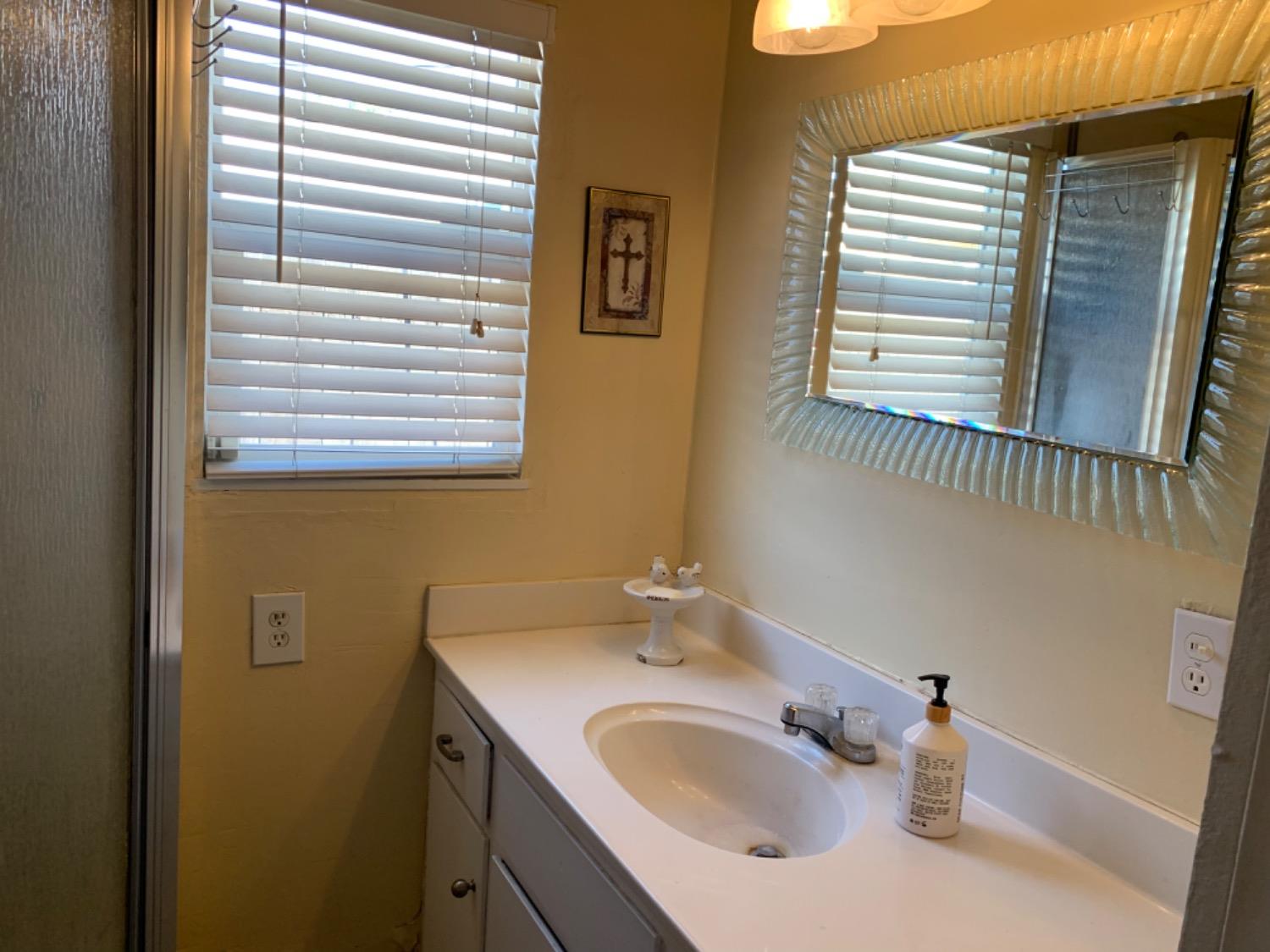 Detail Gallery Image 22 of 28 For 51 6th St, Gustine,  CA 95322 - 3 Beds | 2/1 Baths