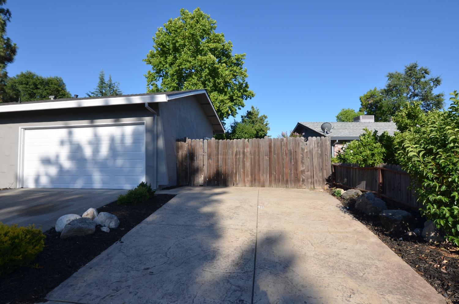 Detail Gallery Image 3 of 29 For 2560 Casa Del Oro Way, Rocklin,  CA 95677 - 3 Beds | 2 Baths