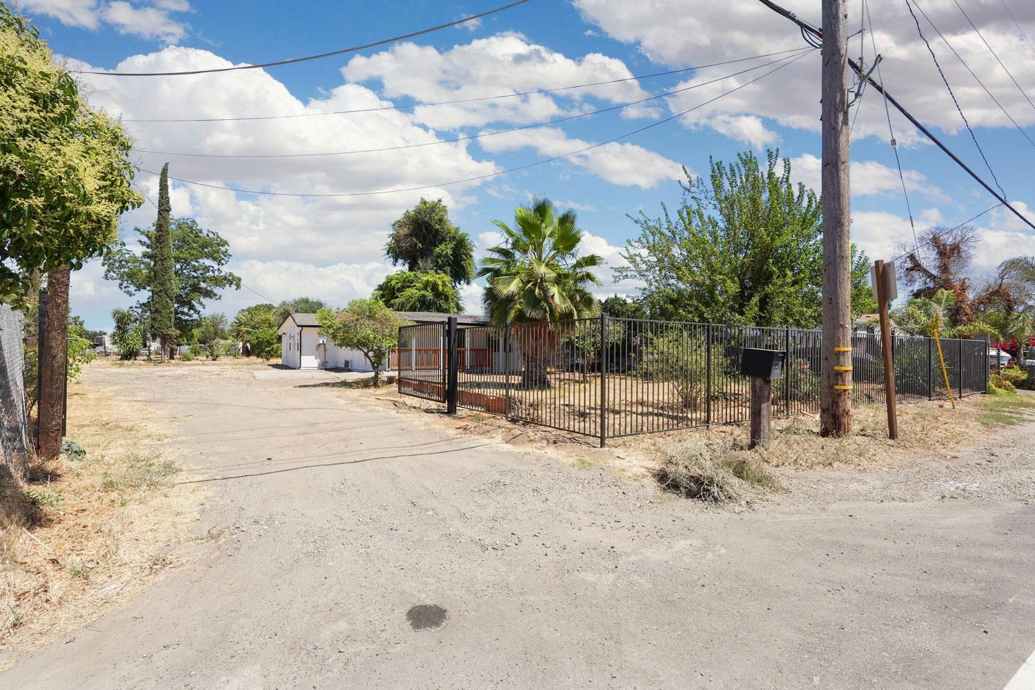 S Mckinley Avenue, French Camp, California image 1