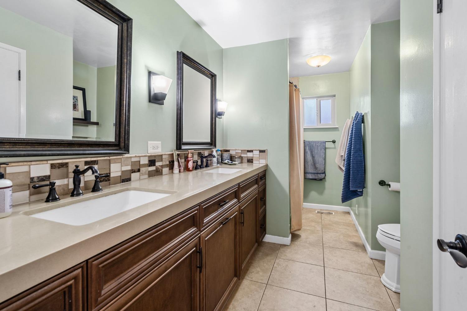 Detail Gallery Image 27 of 38 For 1146 Lakewood Dr, Lodi,  CA 95240 - 3 Beds | 2/1 Baths