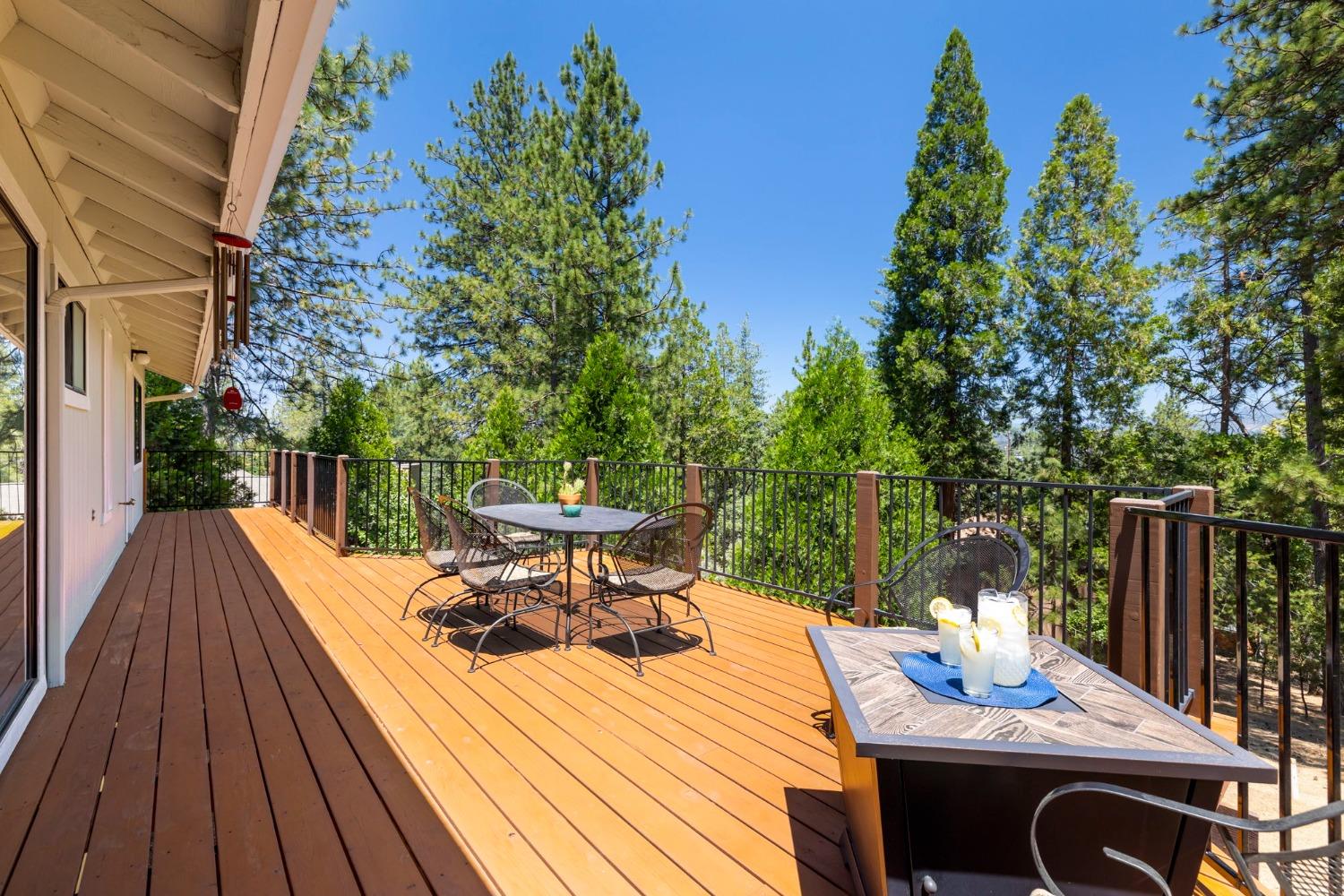 Detail Gallery Image 34 of 64 For 12070 Breckenridge Rd, Groveland,  CA 95321 - 3 Beds | 2 Baths