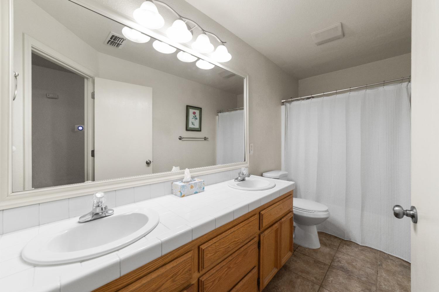 Detail Gallery Image 18 of 21 For 1292 Jodi Dr, Yuba City,  CA 95993 - 4 Beds | 2 Baths