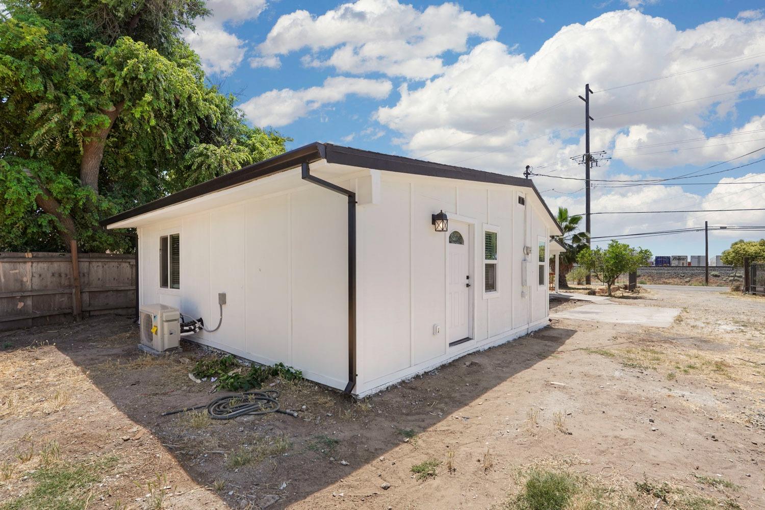 S Mckinley Avenue, French Camp, California image 8