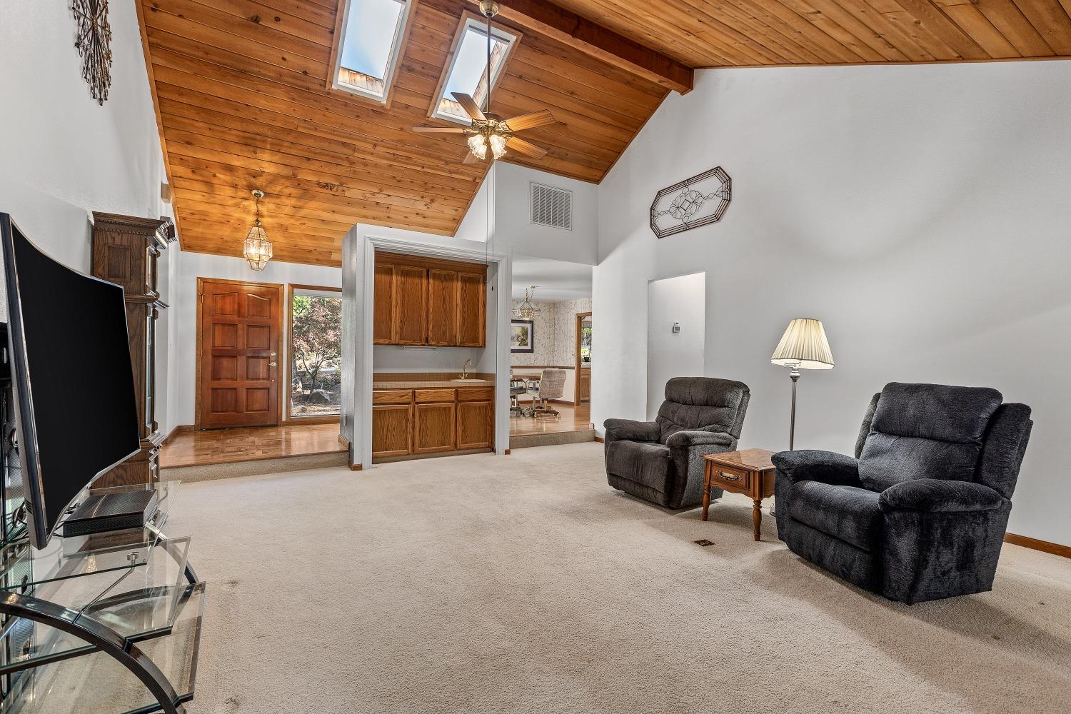 Detail Gallery Image 12 of 36 For 18345 Jayhawk Dr, Penn Valley,  CA 95946 - 3 Beds | 2 Baths